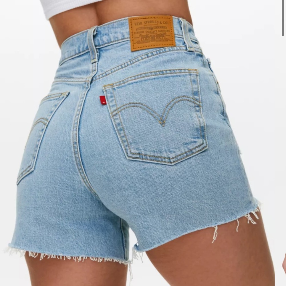 LEVIS RIBCAGE SHORT ARITZIA
